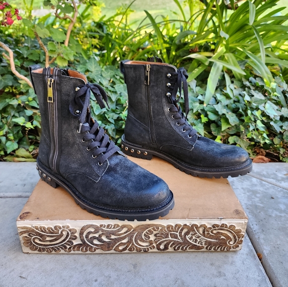 Edgy Steve Madden Studded Lug Sole Weathered Leather Combat Boots - Picture 5 of 11
